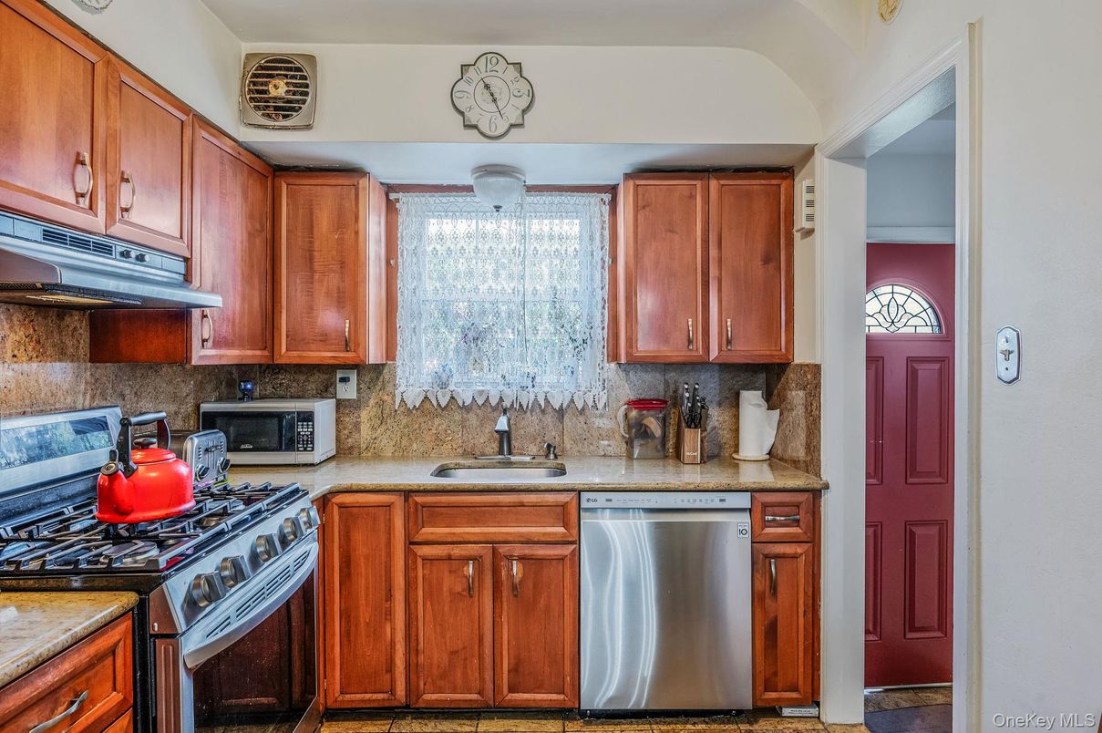 Interior, Kitchen, Stainless Steel Appliances