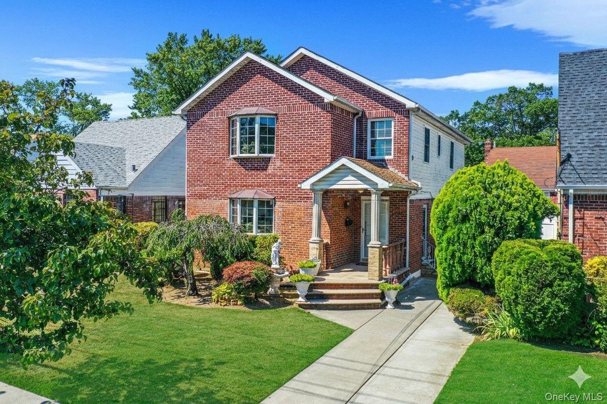 Exterior, Facade, Brick Facade, Brick Traditional