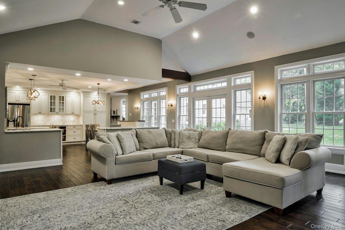 Interior, Kitchen, Living room, Pendant Lights, Recessed Lighting, Stainless Steel Appliances, Wood Texture Flooring