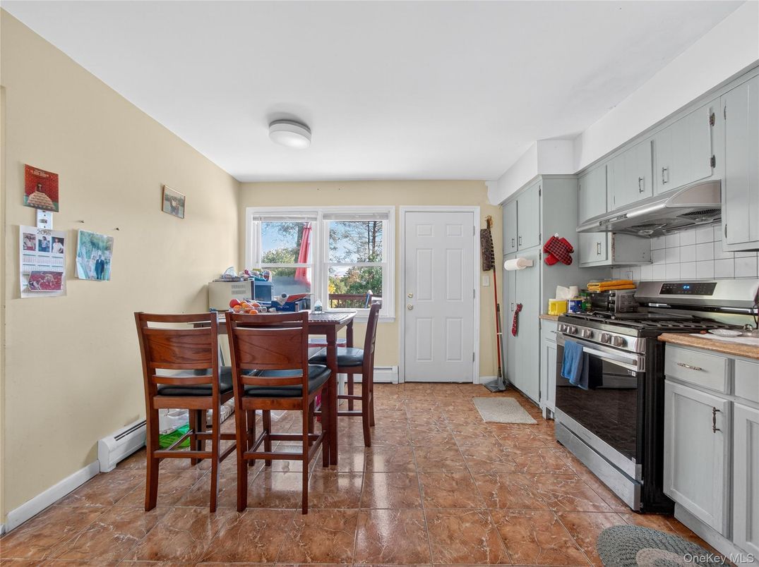 Dining room, Interior, Kitchen, Stainless Steel Appliances