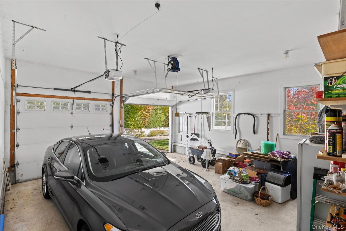 Garage, Interior