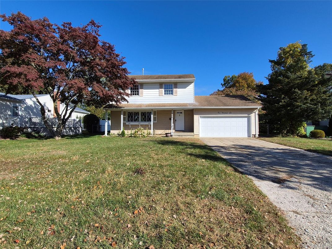 Attached, Backyard, Exterior, Facade, Split Level