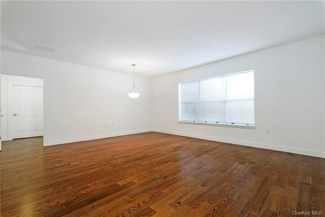 Empty room, Interior, Pendant Lights, Wood Texture Flooring