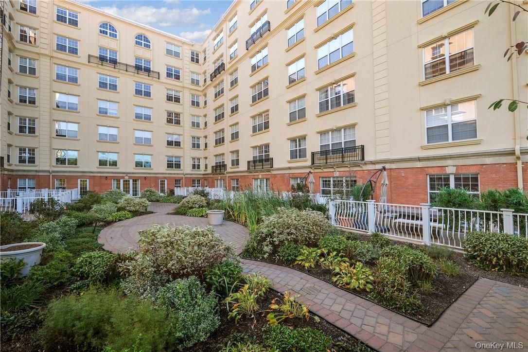 Exterior, Facade, Condo Building