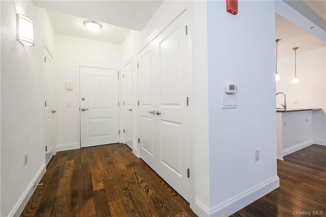 Interior, Pendant Lights, Wood Texture Flooring