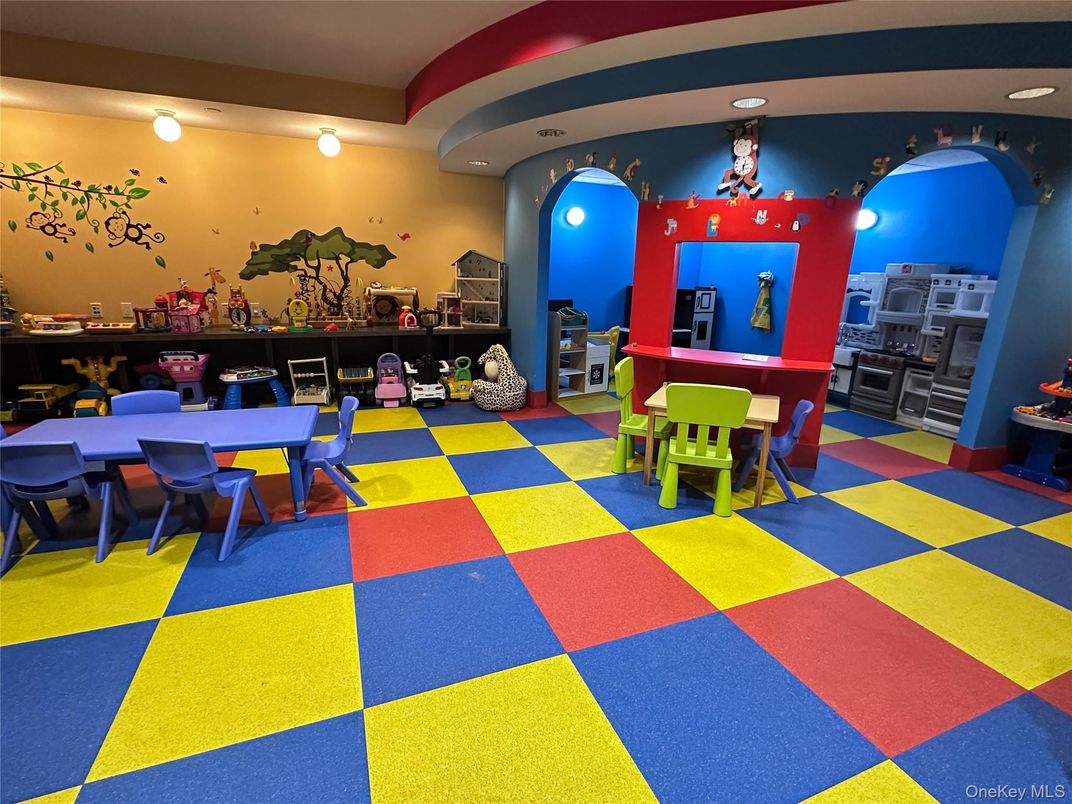 Dining room, Interior, Recessed Lighting