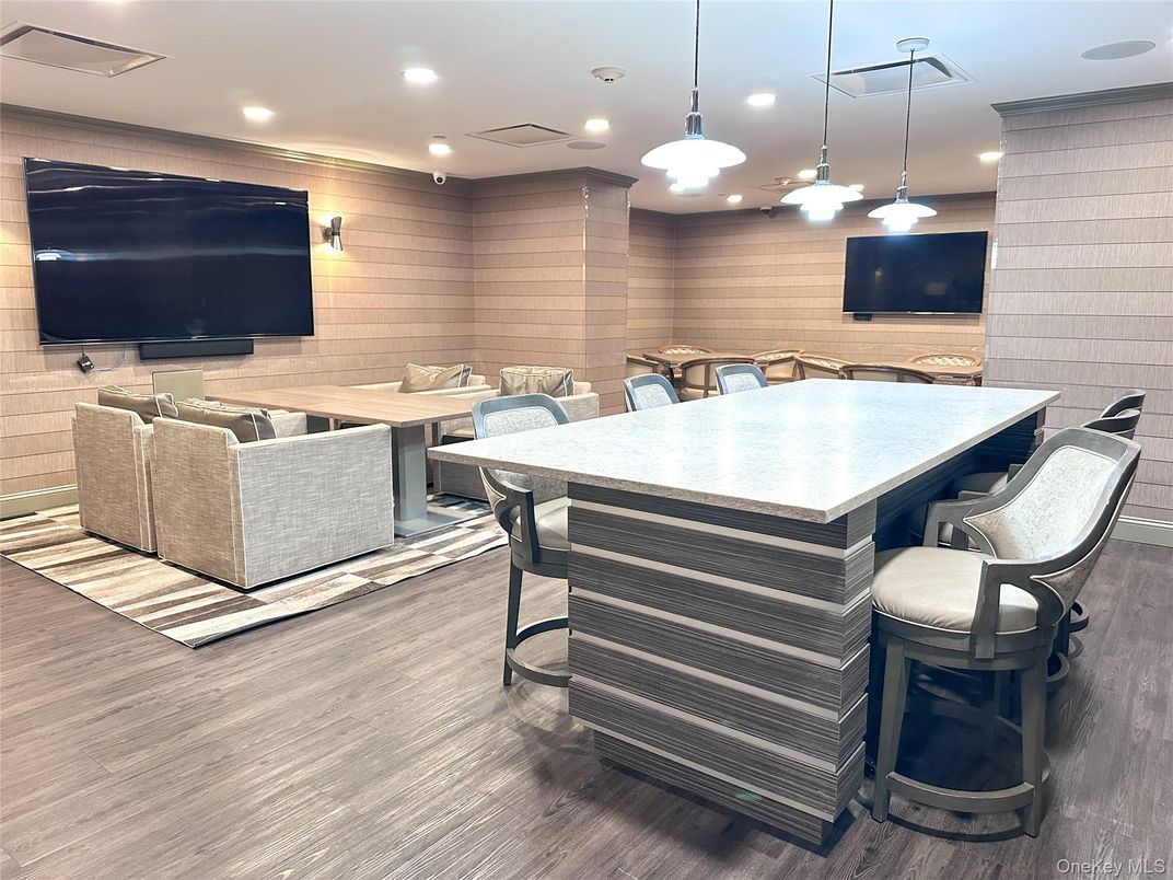 Dining room, Interior, Pendant Lights, Recessed Lighting, Wood Texture Flooring, Wooden Walls