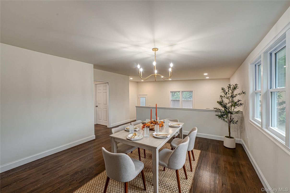 Chandelier, Dining room, Interior, Recessed Lighting, Wood Texture Flooring