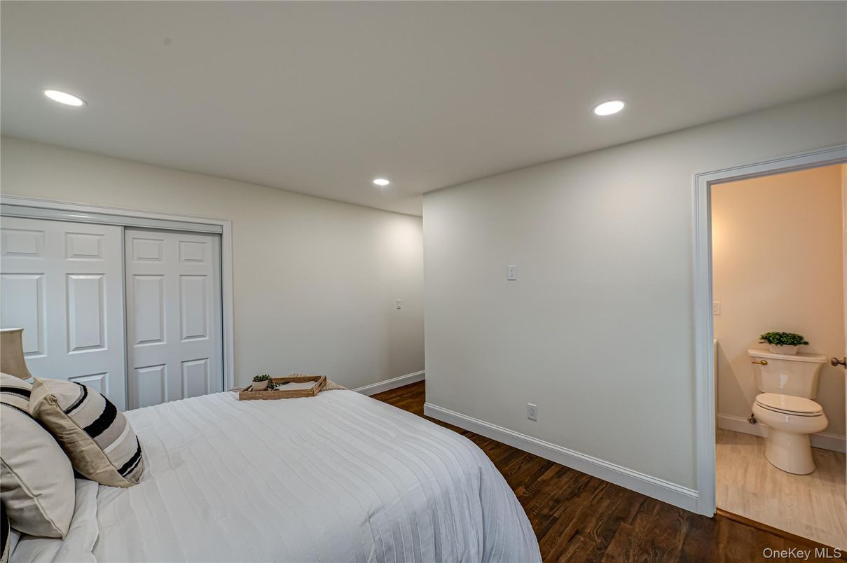 Bathroom, Bedroom, Interior, Recessed Lighting, Wood Texture Flooring