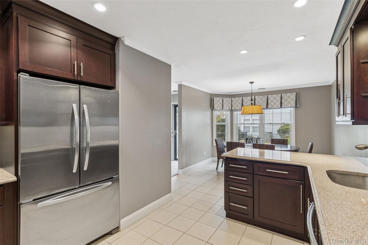 Dining room, Interior, Kitchen, Pendant Lights, Recessed Lighting, Stainless Steel Appliances