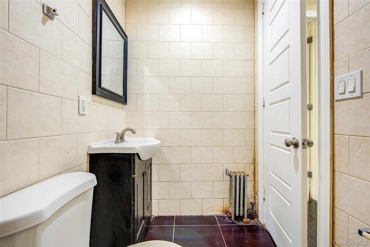 Bathroom, Interior, Stone Walls