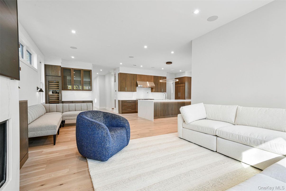 Interior, Kitchen, Living room, Recessed Lighting, Wood Texture Flooring