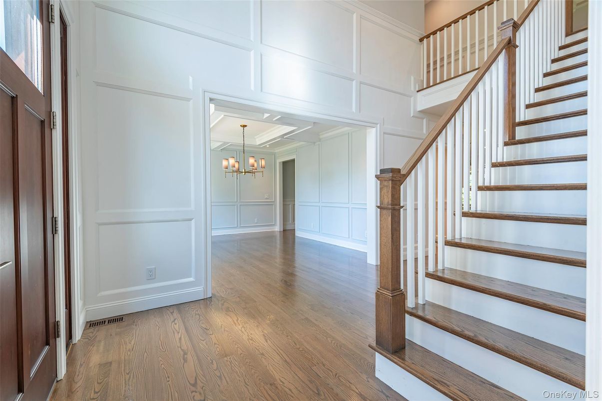 Chandelier, Empty room, Interior, Wood Texture Flooring
