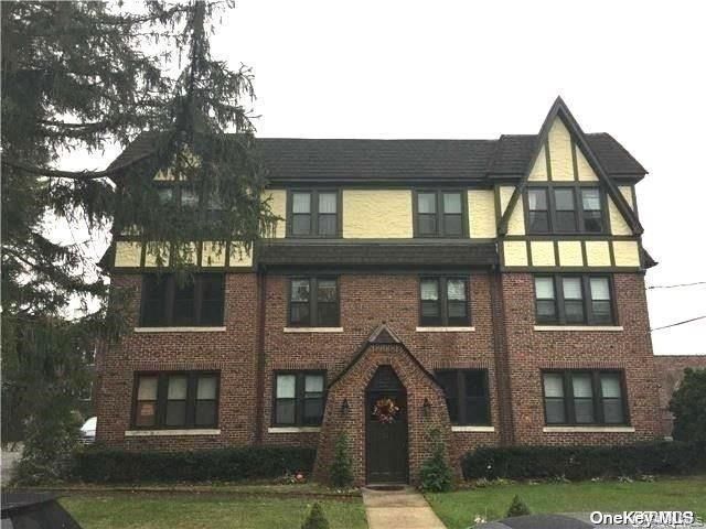 Exterior, Facade, Brick Facade, Tudor Revival