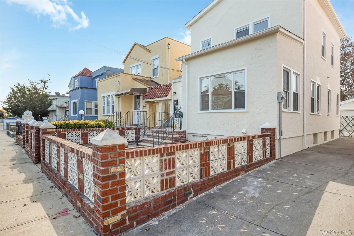 Exterior, Outdoor Kitchen