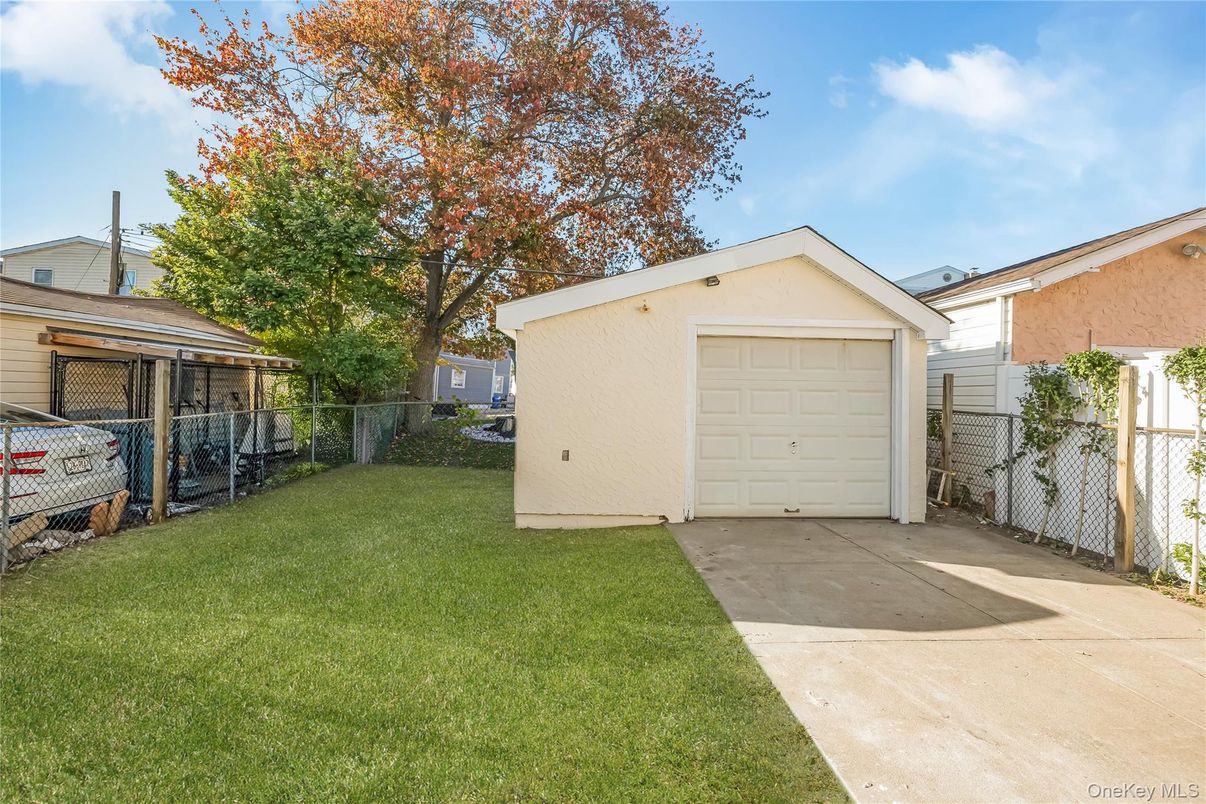 Backyard, Detached Garage, Exterior