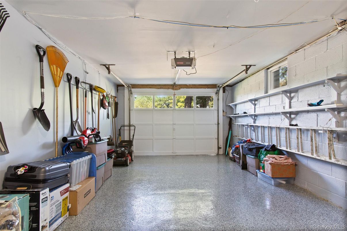 Garage, Interior