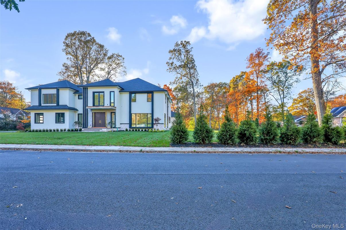 Exterior, Facade, French Provincial