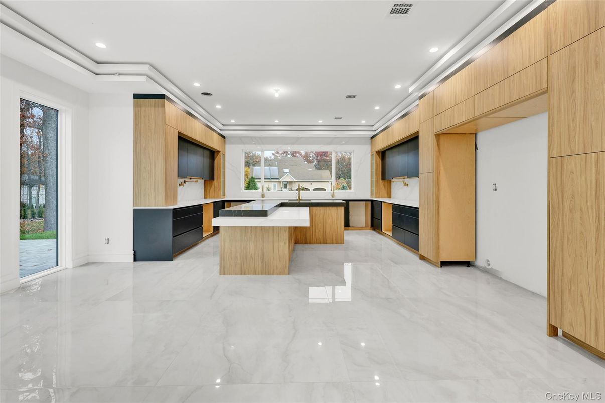 Interior, Marble, Recessed Lighting, Wooden Walls