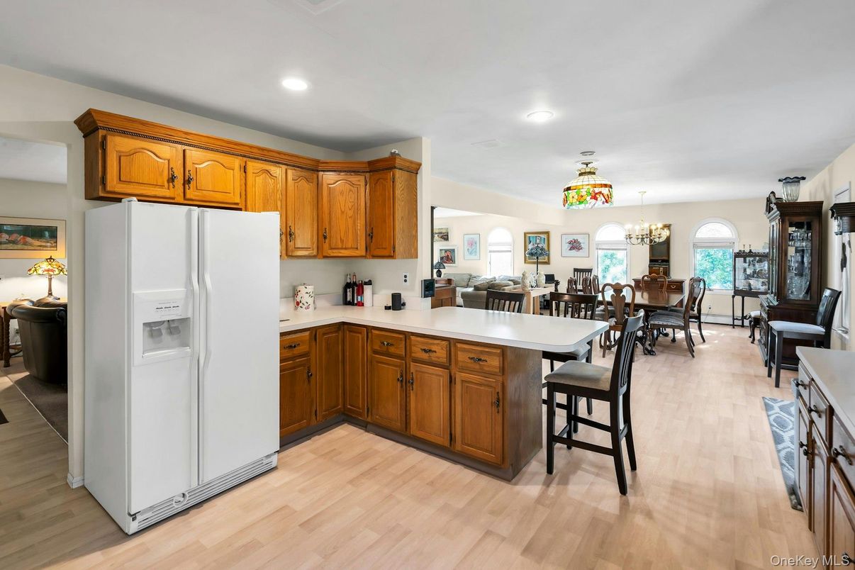 Chandelier, Dining room, Interior, Kitchen, Recessed Lighting, Wood Texture Flooring
