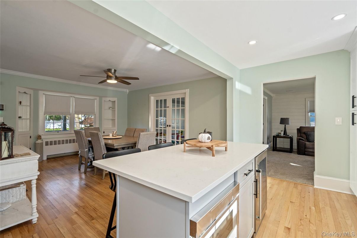 Dining room, Interior, Kitchen, Recessed Lighting, Wood Texture Flooring