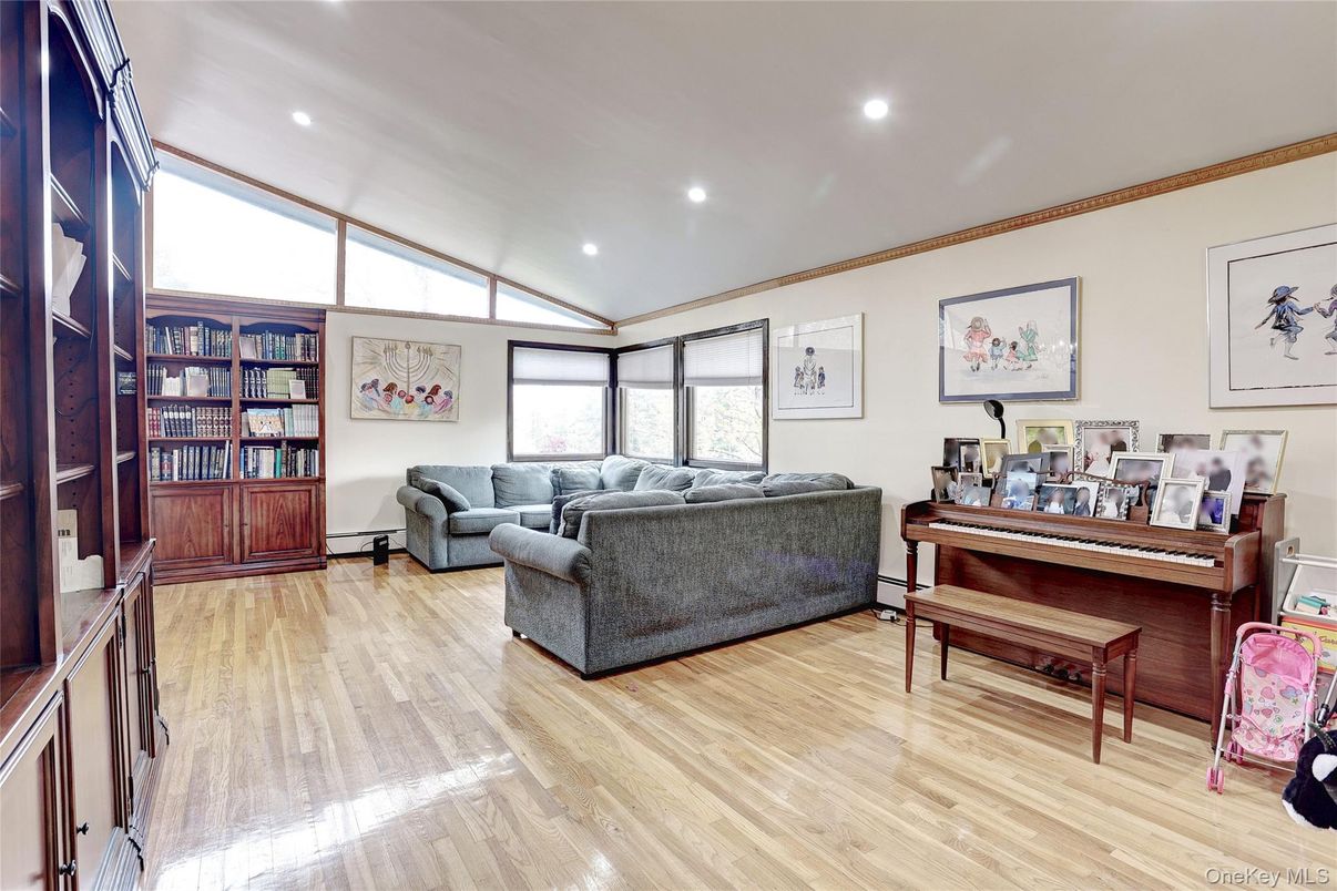 Interior, Living room, Piano, Recessed Lighting, Wood Texture Flooring