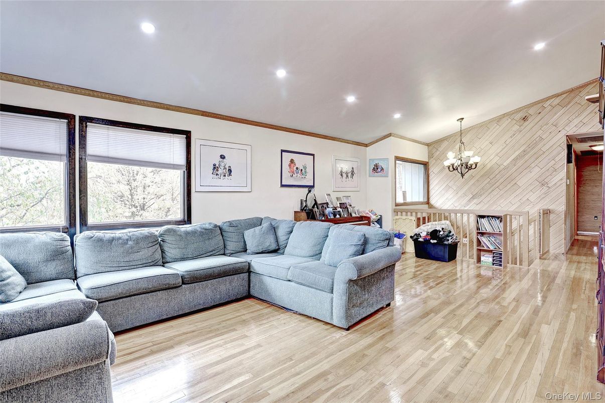 Chandelier, Interior, Living room, Recessed Lighting, Wood Texture Flooring