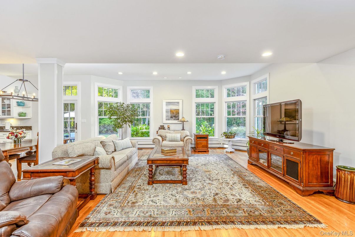 Interior, Living room, Pendant Lights, Recessed Lighting, Wood Texture Flooring