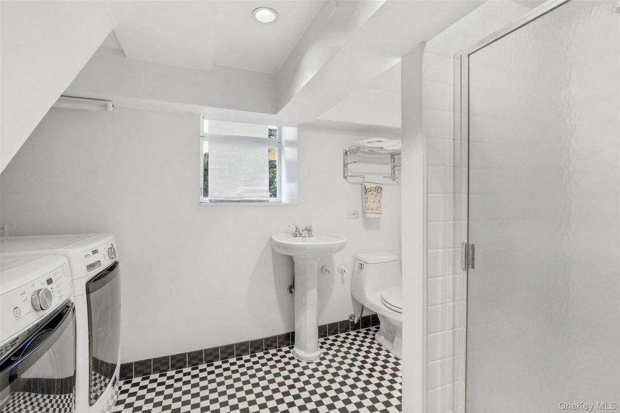 Bathroom, Interior, Recessed Lighting, Washer
