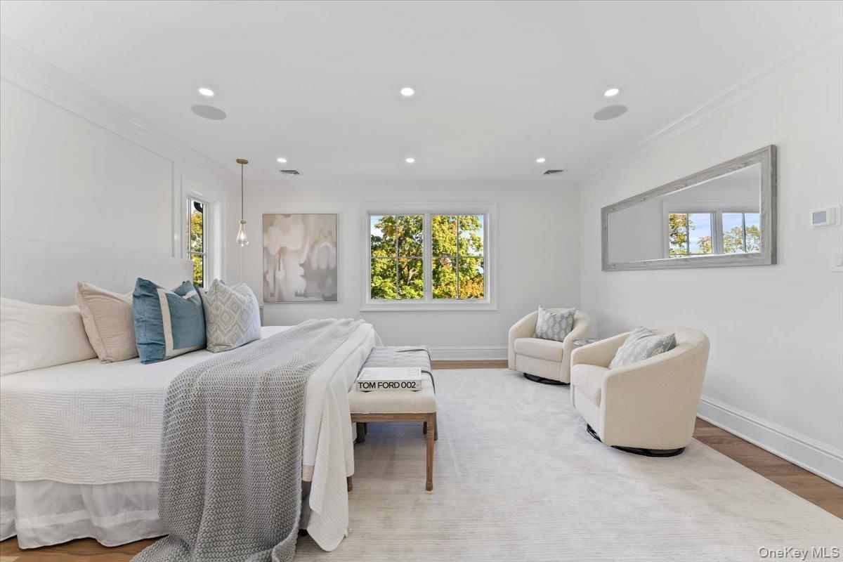 Bedroom, Interior, Pendant Lights, Recessed Lighting, Wood Texture Flooring