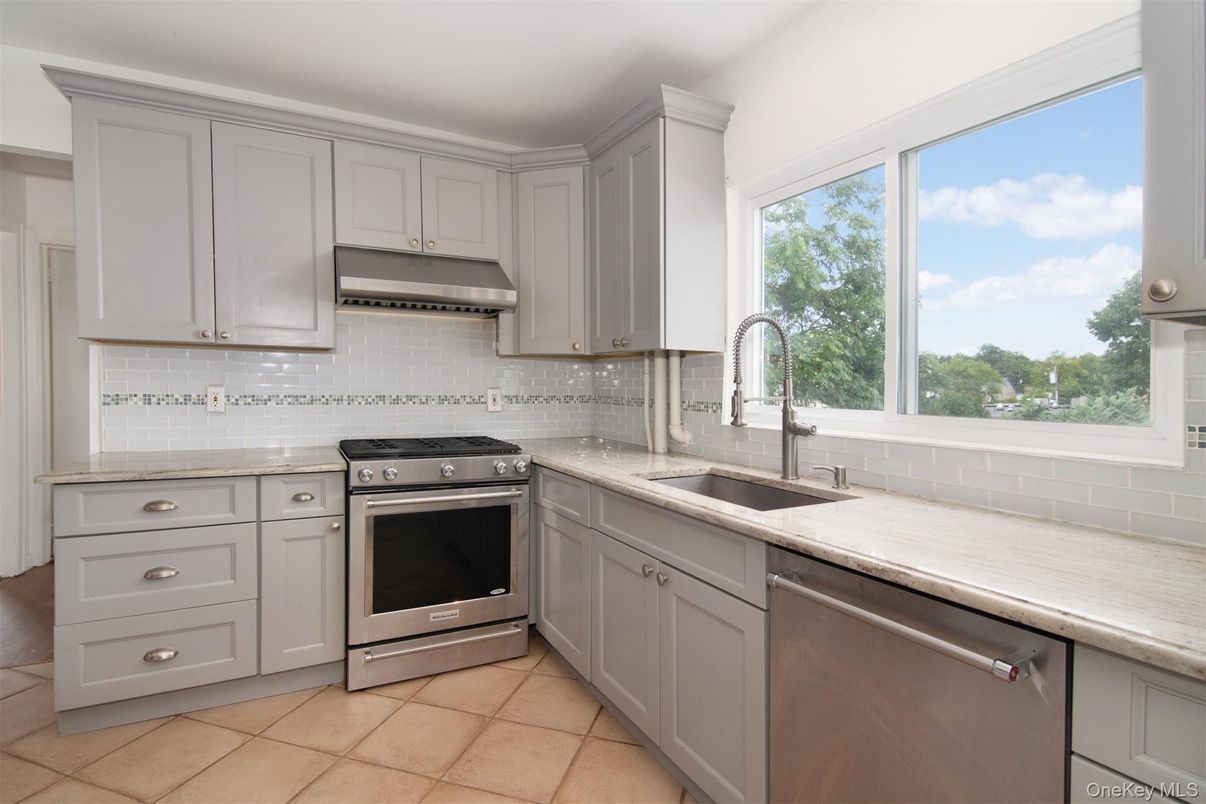 Interior, Kitchen, Stainless Steel Appliances