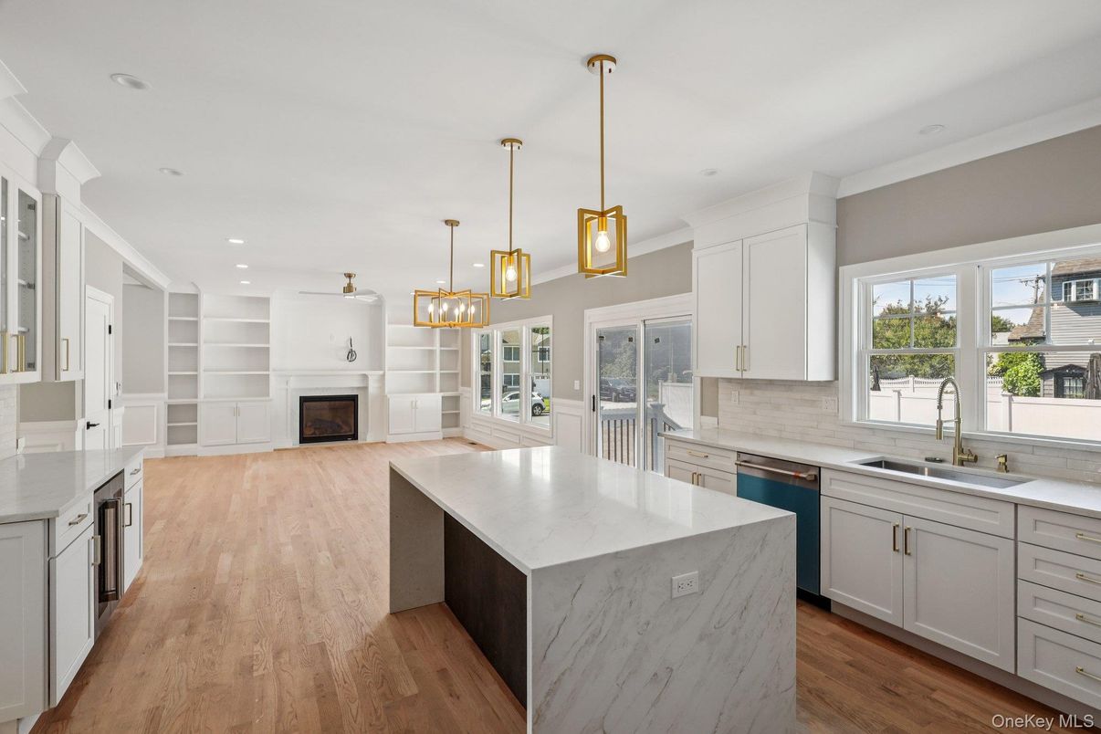 Fireplace, Interior, Kitchen, Pendant Lights, Recessed Lighting, Wood Texture Flooring