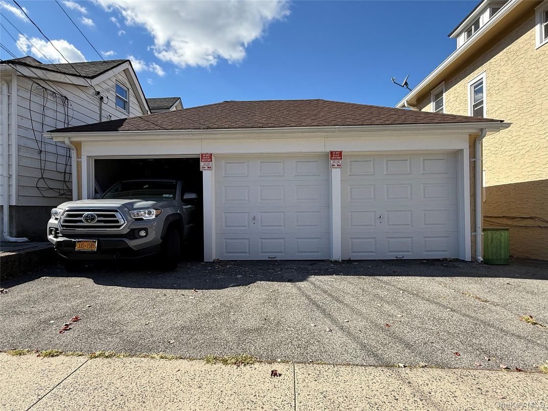 Detached Garage, Exterior