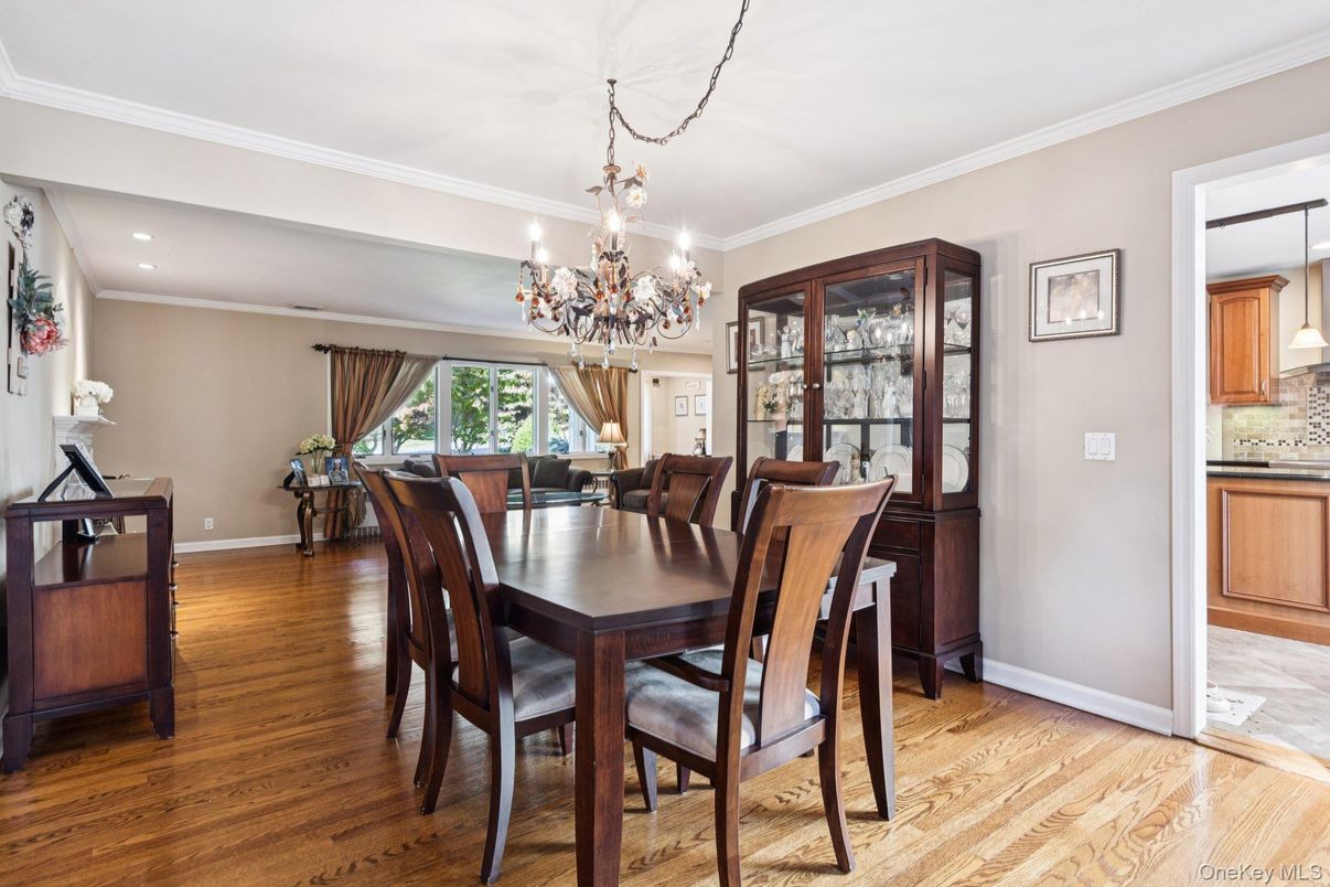 Chandelier, Dining room, Interior, Recessed Lighting, Wood Texture Flooring