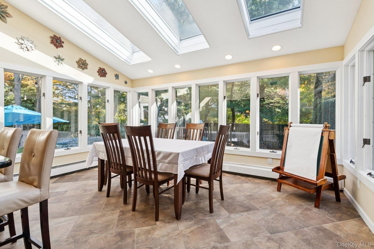Dining room, Interior, Recessed Lighting, Sun Room