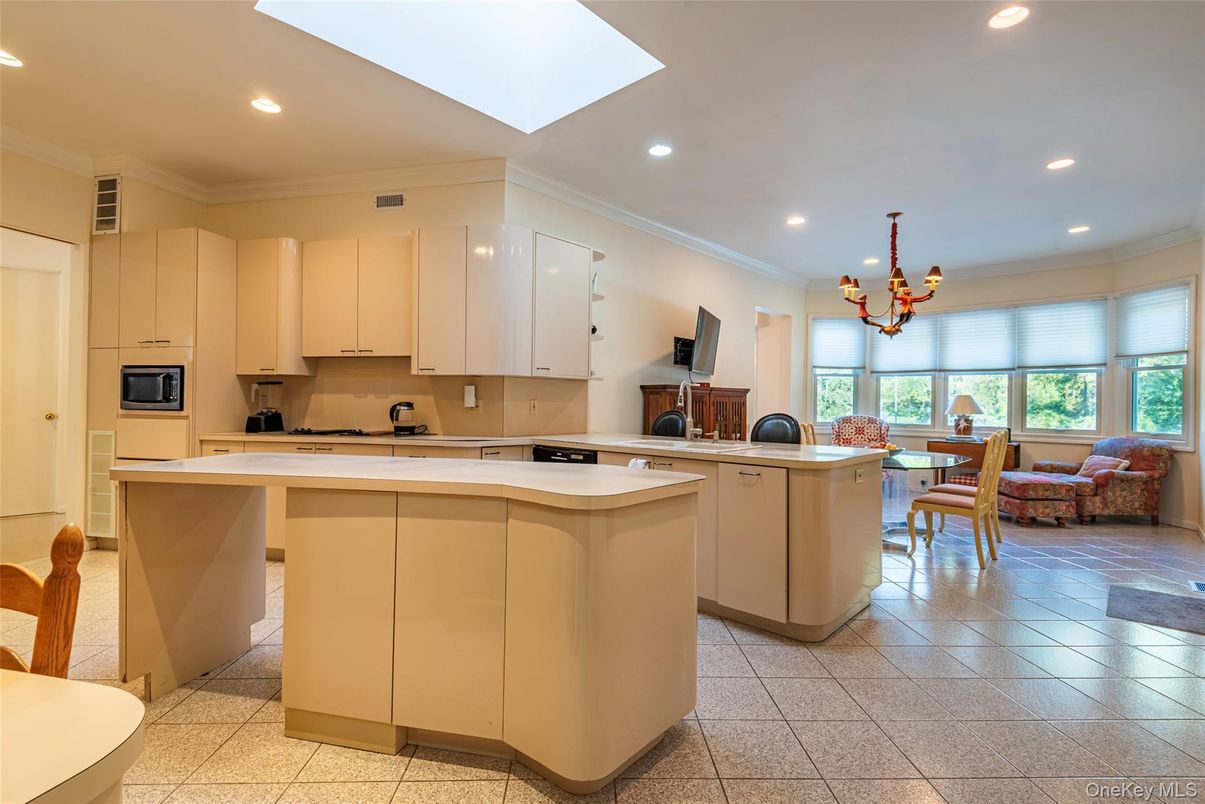 Chandelier, Dining room, Interior, Kitchen, Recessed Lighting