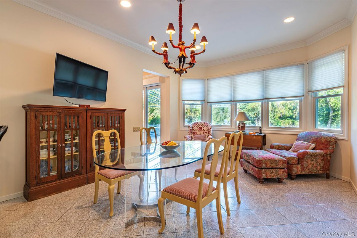 Chandelier, Dining room, Interior, Recessed Lighting