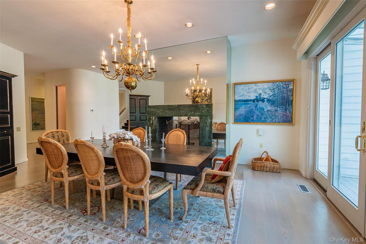 Chandelier, Dining room, Interior, Recessed Lighting, Wood Texture Flooring