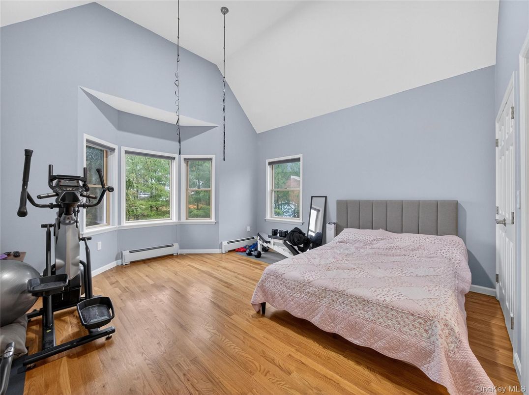 Bedroom, Fitness Equipment, Interior, Wood Texture Flooring