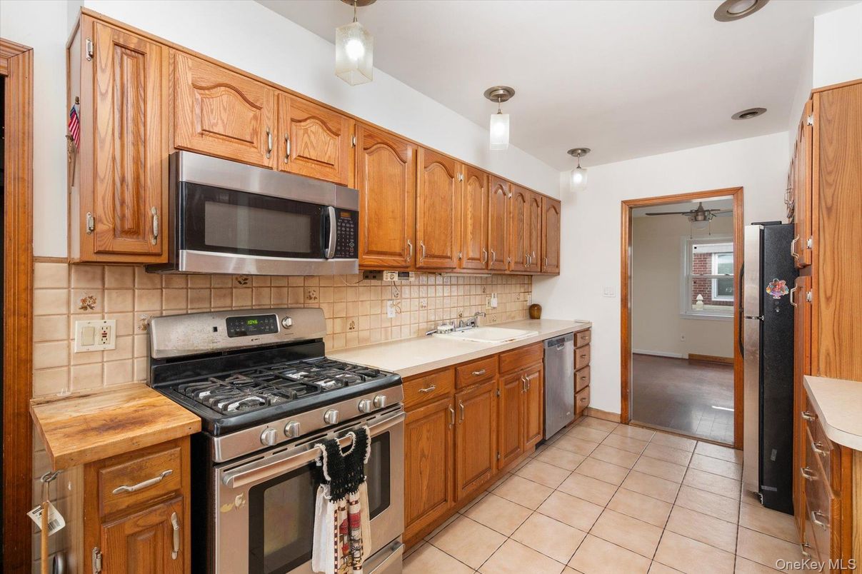 Interior, Kitchen, Stainless Steel Appliances