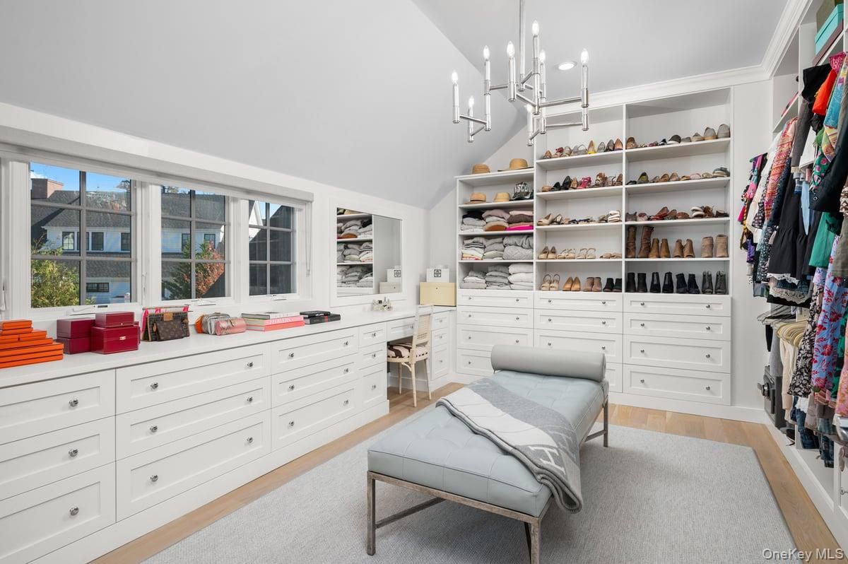 Interior, Pendant Lights, Walk-in Closets, Wood Texture Flooring
