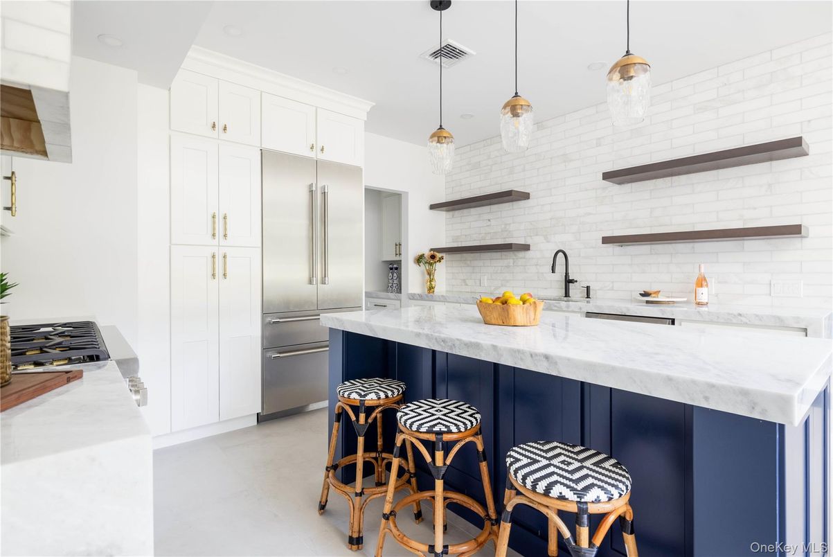 Interior, Kitchen, Pendant Lights, Stainless Steel Appliances