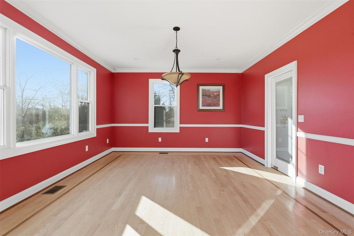 Empty room, Interior, Pendant Lights, Wood Texture Flooring
