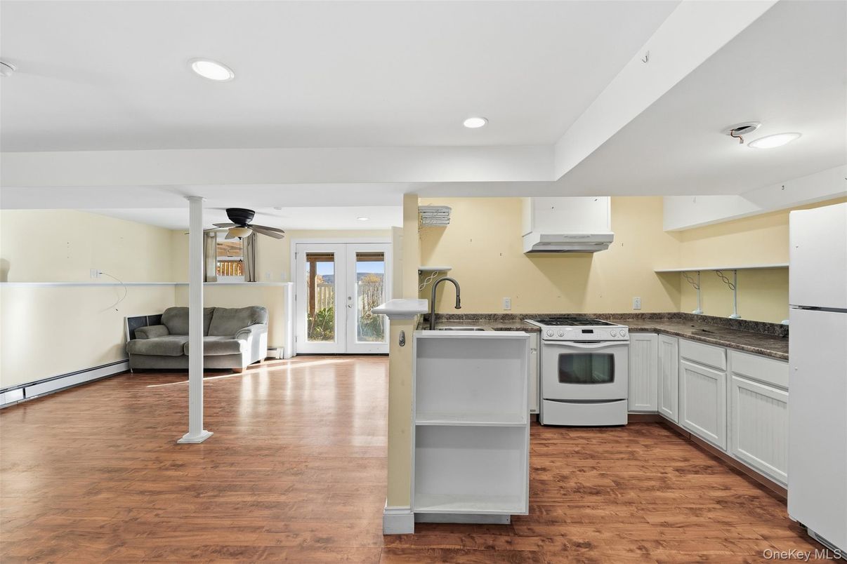 Interior, Kitchen, Recessed Lighting, Wood Texture Flooring