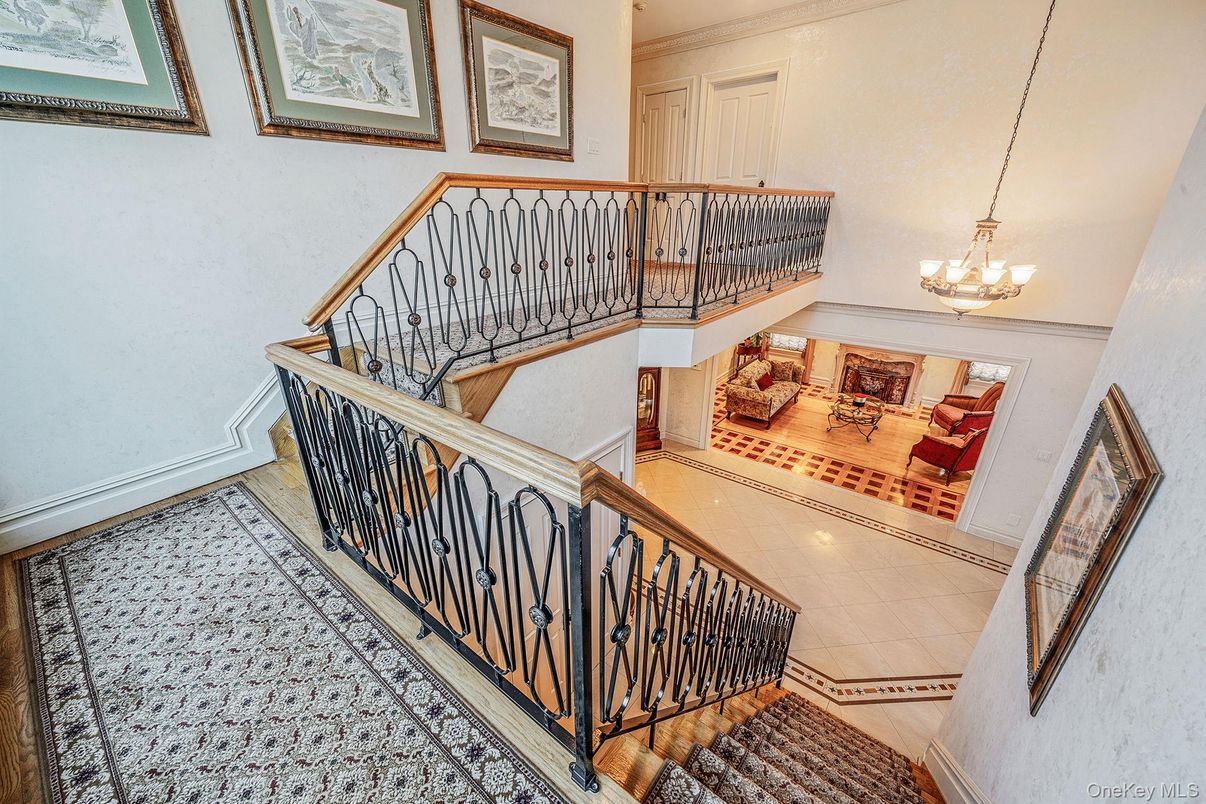 Chandelier, Interior