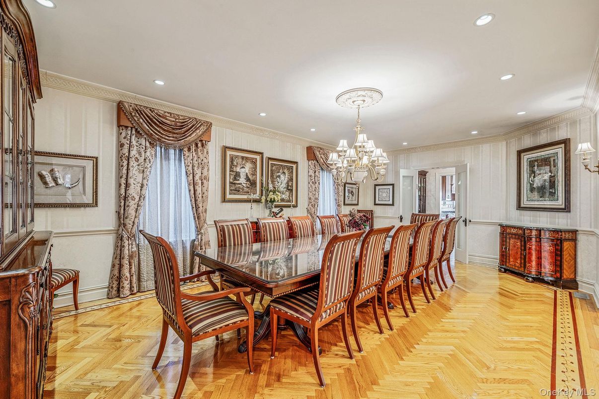 Chandelier, Dining room, Interior, Recessed Lighting, Wood Texture Flooring