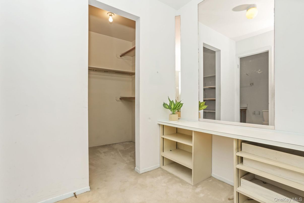 Interior, Walk-in Closets