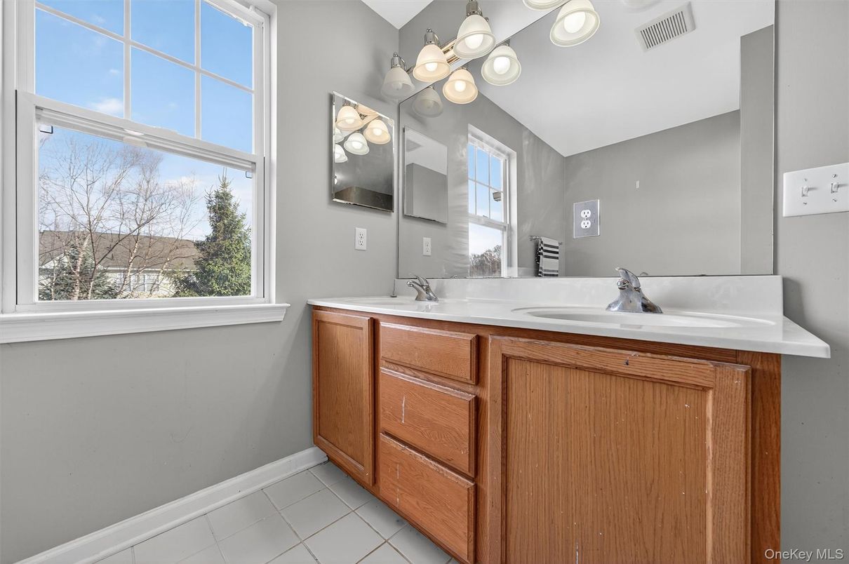 Bathroom, Dual Sink Vanities, Interior