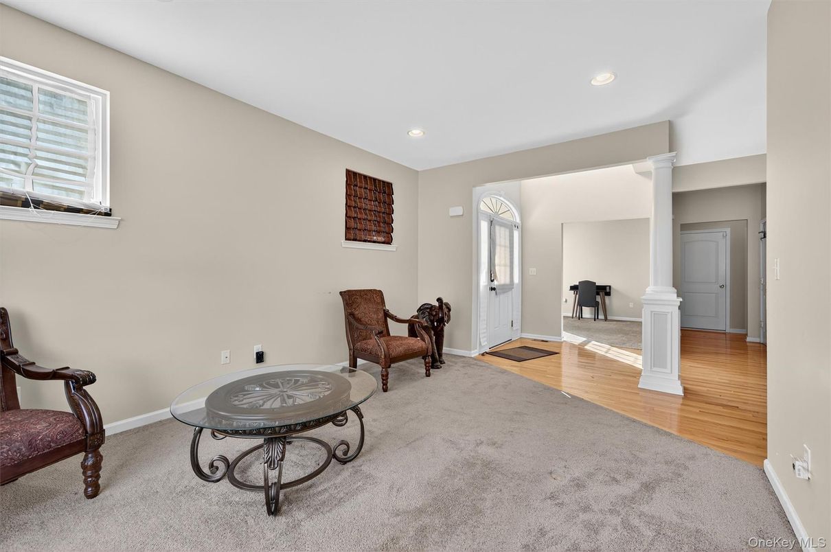 Interior, Recessed Lighting, Wood Texture Flooring