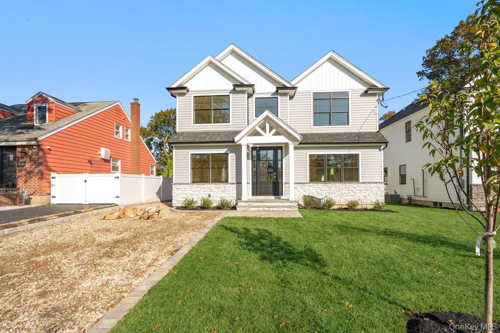 Attached, Exterior, Facade, Farmhouse